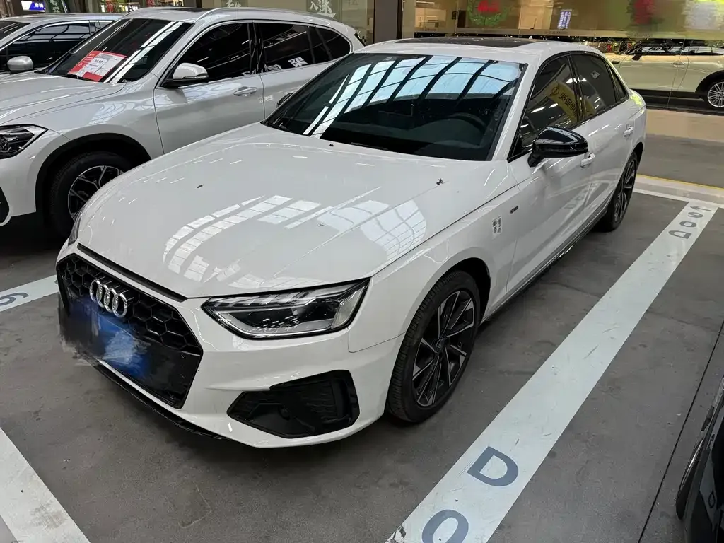 Audi A4L 2023 из CN, фото 1