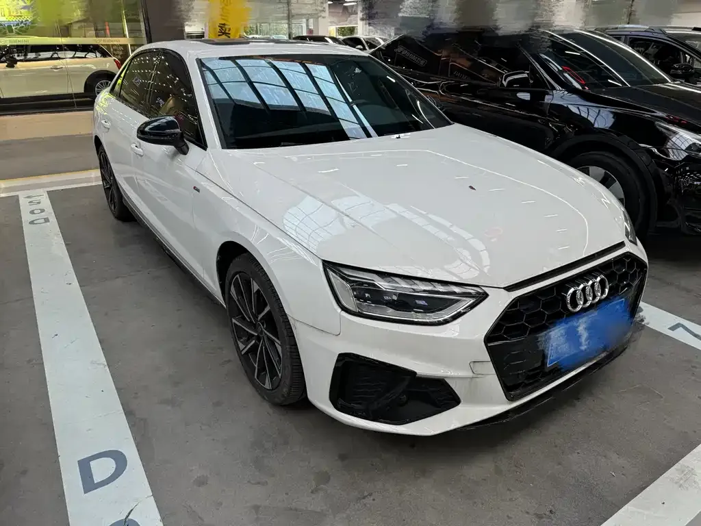 Audi A4L 2023 из CN, фото 3