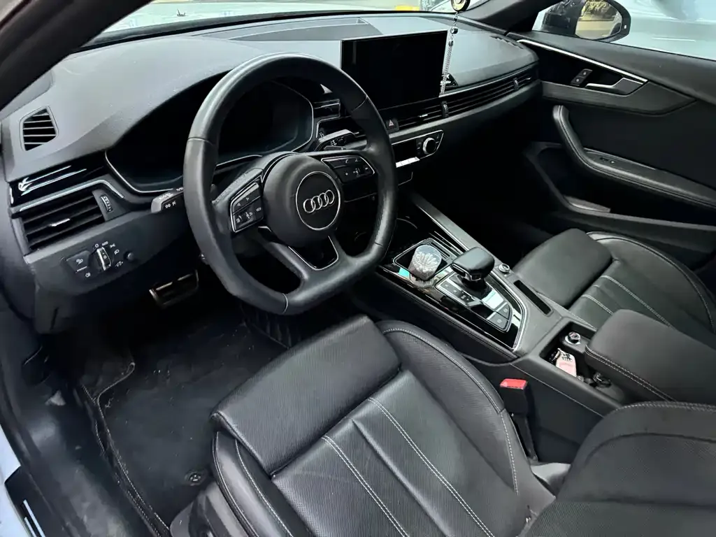 Audi A4L 2023 из CN, фото 8