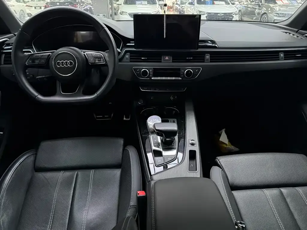 Audi A4L 2023 из CN, фото 9