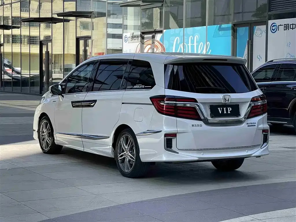 Honda Elysion 2021 из CN, фото 4