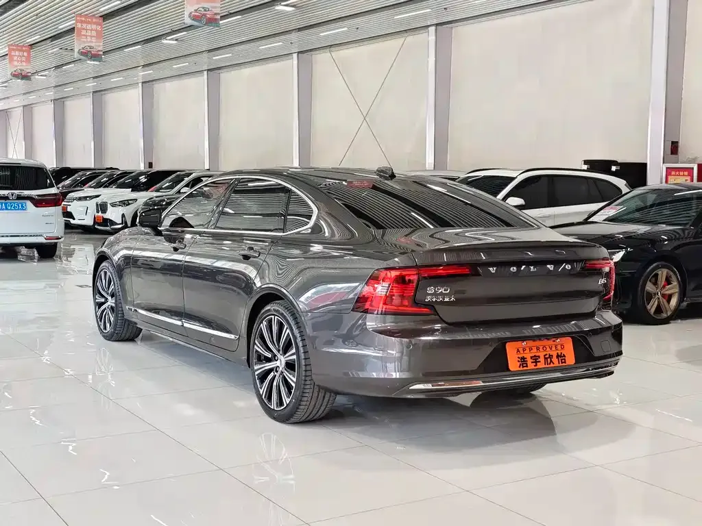 Volvo S90 2025 из CN, фото 4
