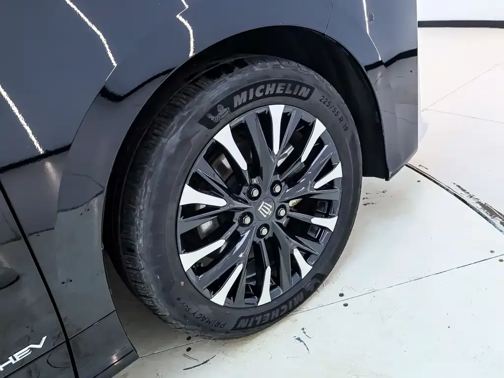Toyota Vellfire — фото 3