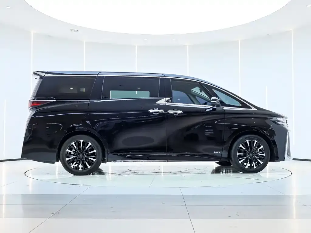 Toyota Vellfire — фото 4