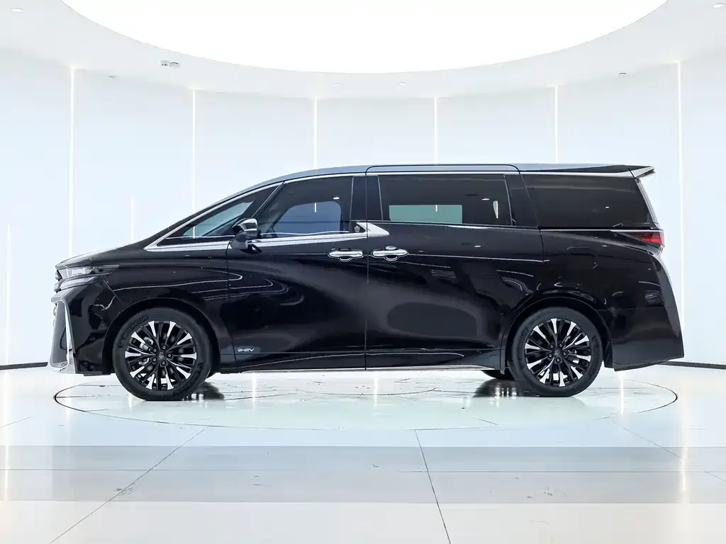 Toyota Vellfire — фото 6