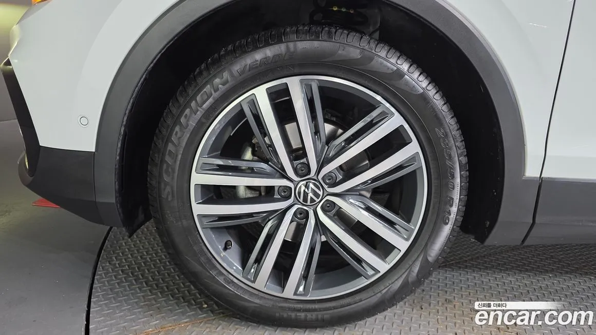 Volkswagen Tiguan — фото 5