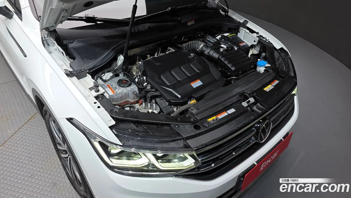 Volkswagen Tiguan — фото 6