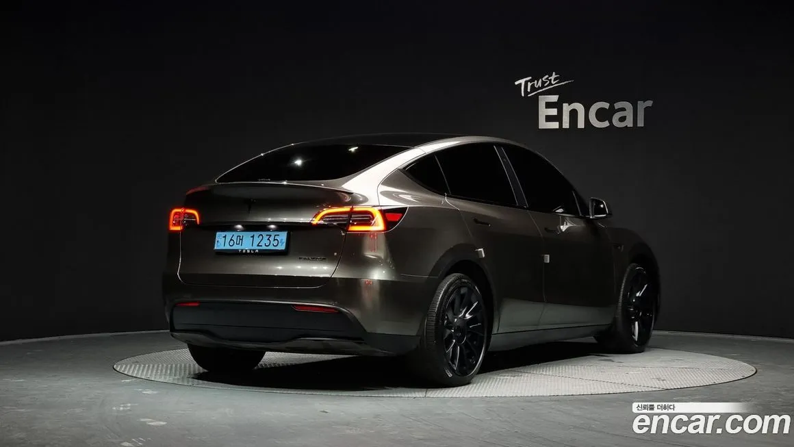 Tesla Model Y 2022 из KR, фото 2