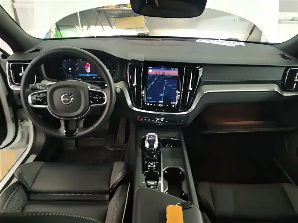 Volvo S60 2024 из CN, фото 10