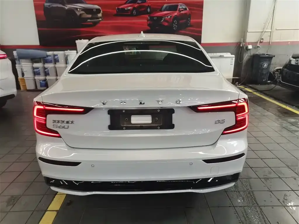 Volvo S60 2024 из CN, фото 6