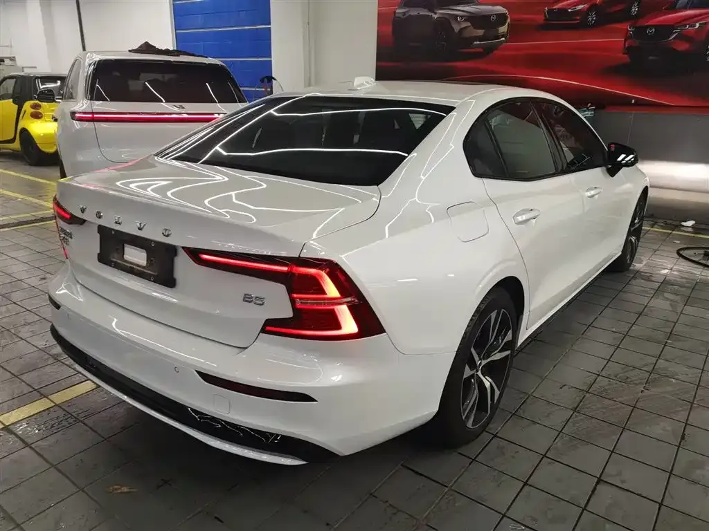 Volvo S60 2024 из CN, фото 7