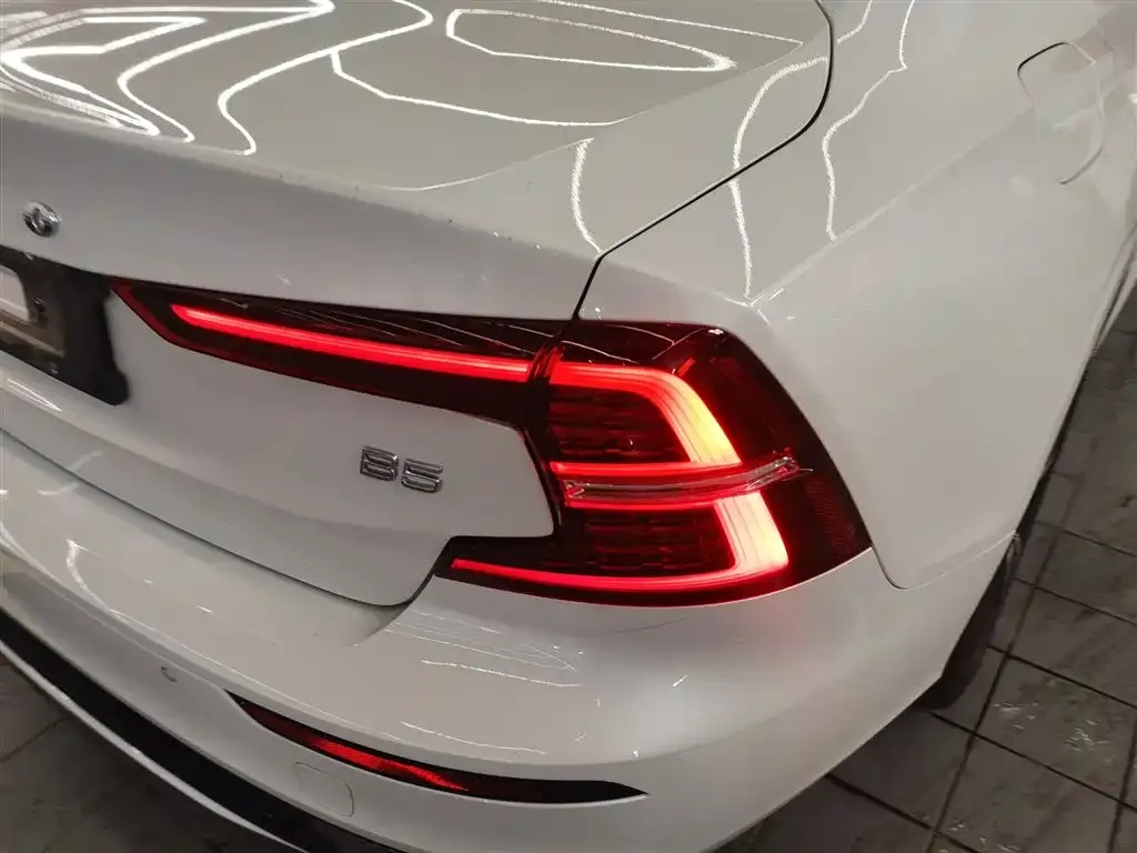 Volvo S60 2024 из CN, фото 8