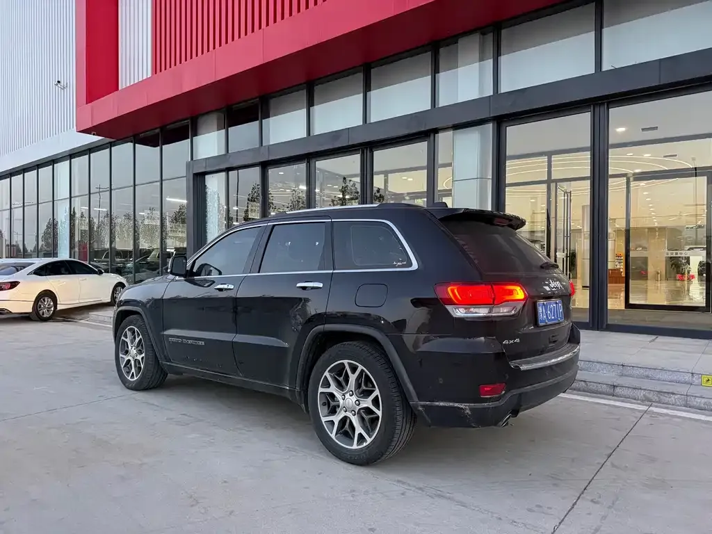 Jeep Grand Cherokee (Import) — фото 3