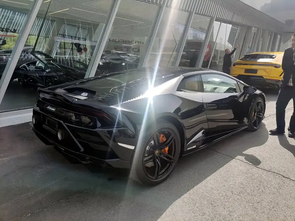 Lamborghini Huracan 2023 из CN, фото 5