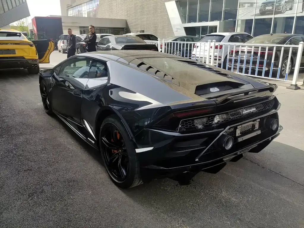 Lamborghini Huracan 2023 из CN, фото 6