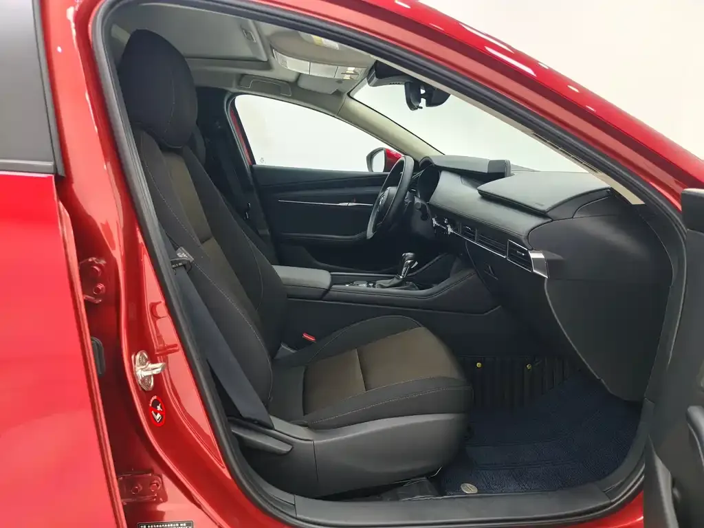 Mazda 3 Axela 2023 из CN, фото 10