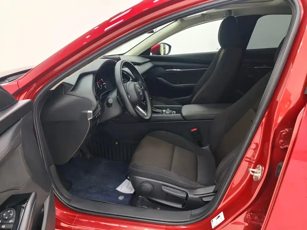 Mazda 3 Axela 2023 из CN, фото 7