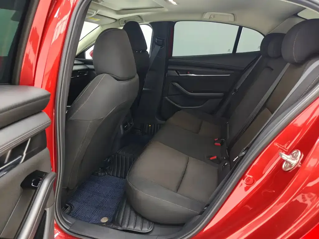 Mazda 3 Axela 2023 из CN, фото 8