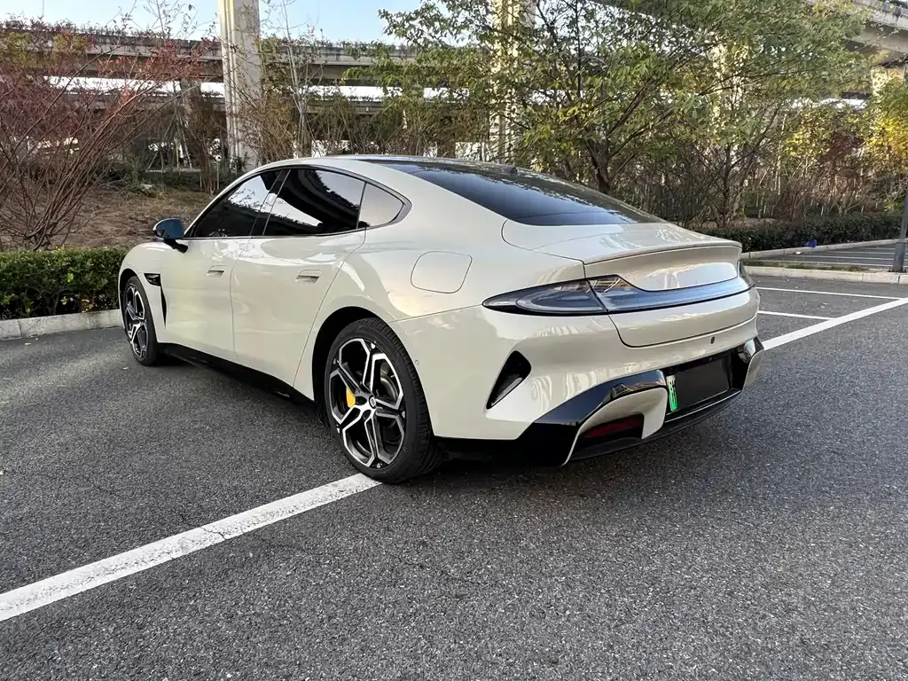 Xiaomi SU7 — фото 7