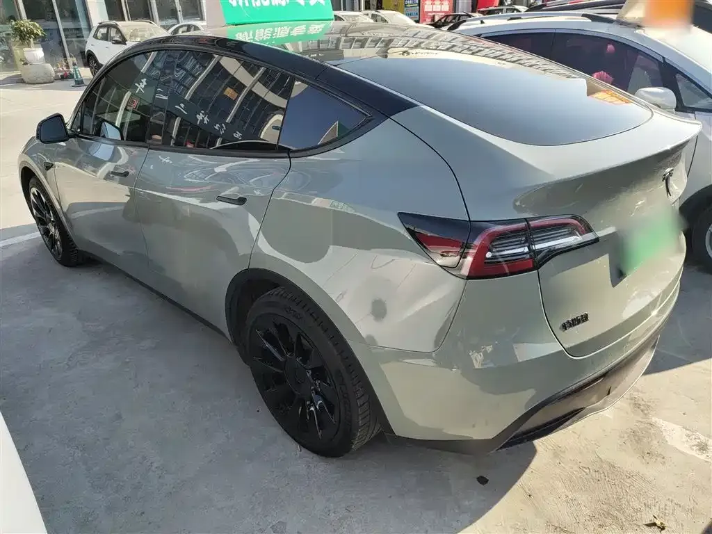 Tesla Model Y — фото 5