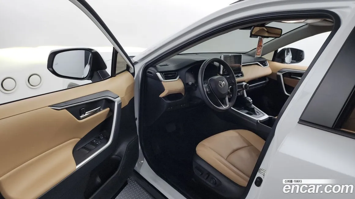 Toyota RAV4 — фото 10