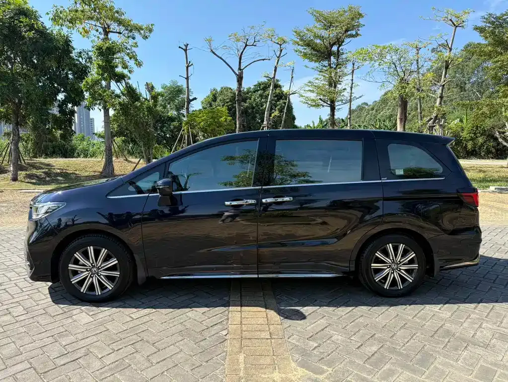 Honda Odyssey — фото 7