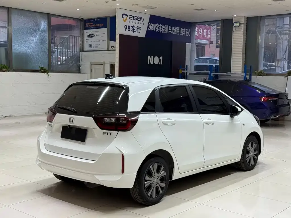 Honda Fit — фото 4