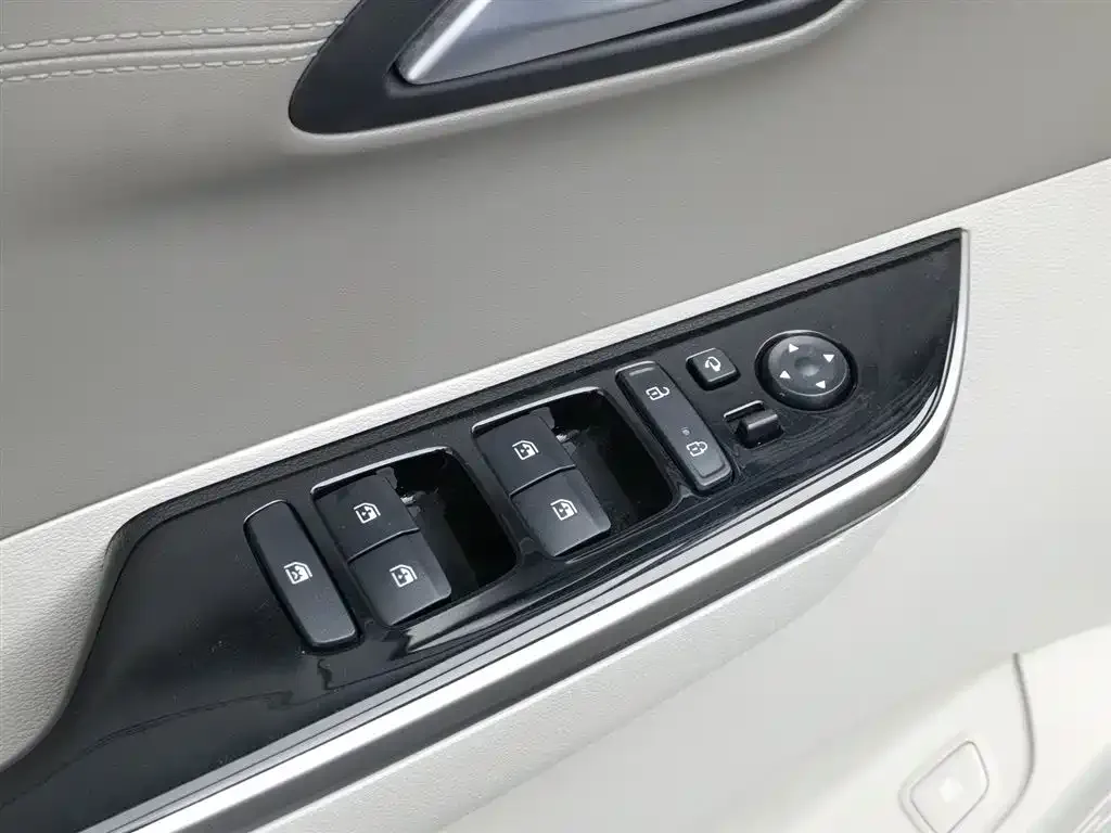 Hyundai Custo — фото 9