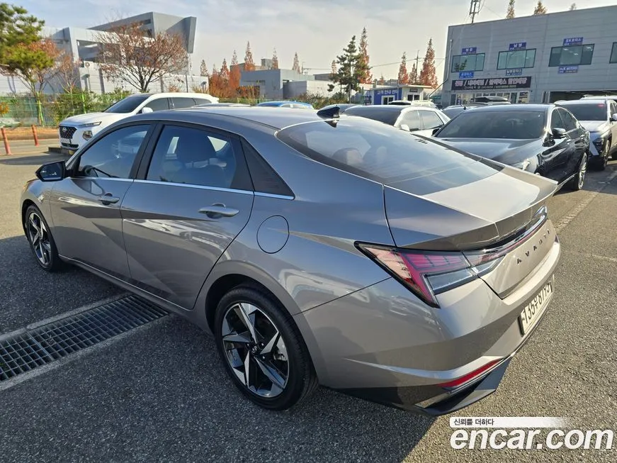 Hyundai AVANTE — фото 3