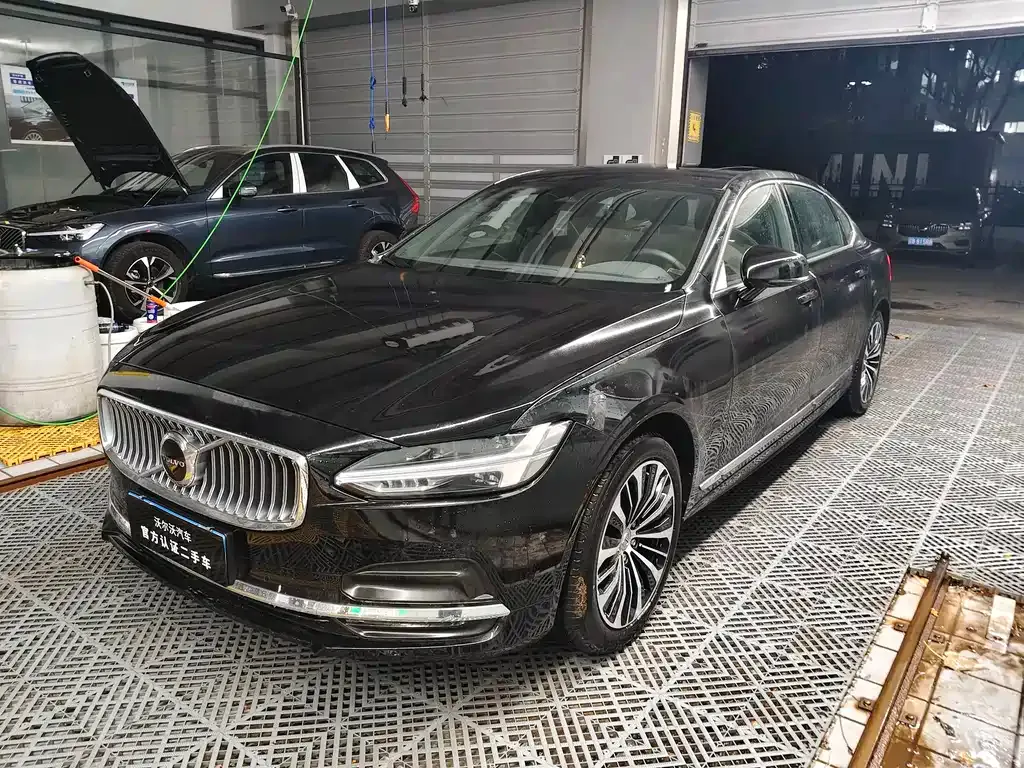 Volvo S90 — фото 1