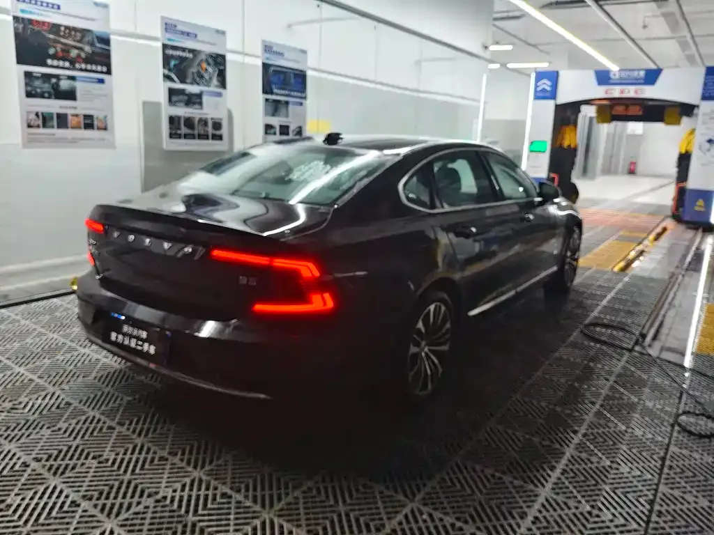 Volvo S90 — фото 9