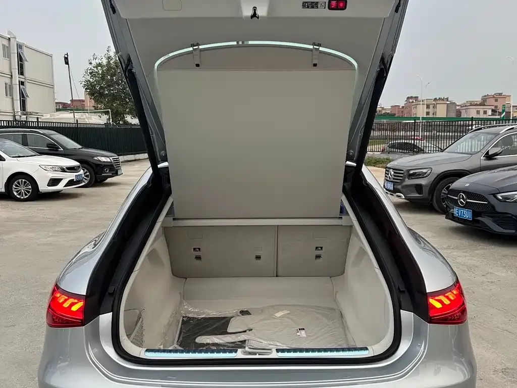 Mercedes-Benz EQS 2025 из CN, фото 8