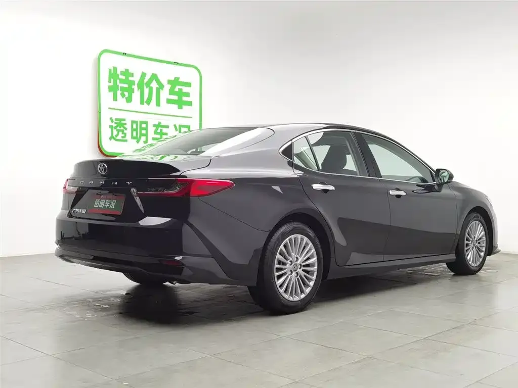 Toyota Camry 2024 из CN, фото 2