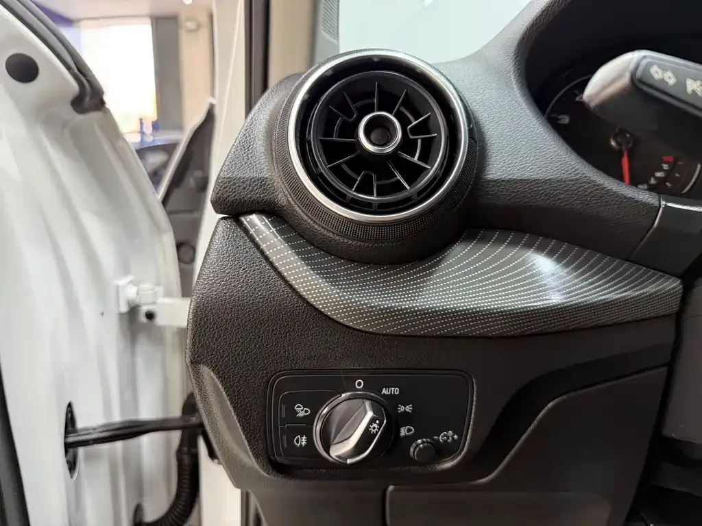 Audi Q2L 2021 из CN, фото 9