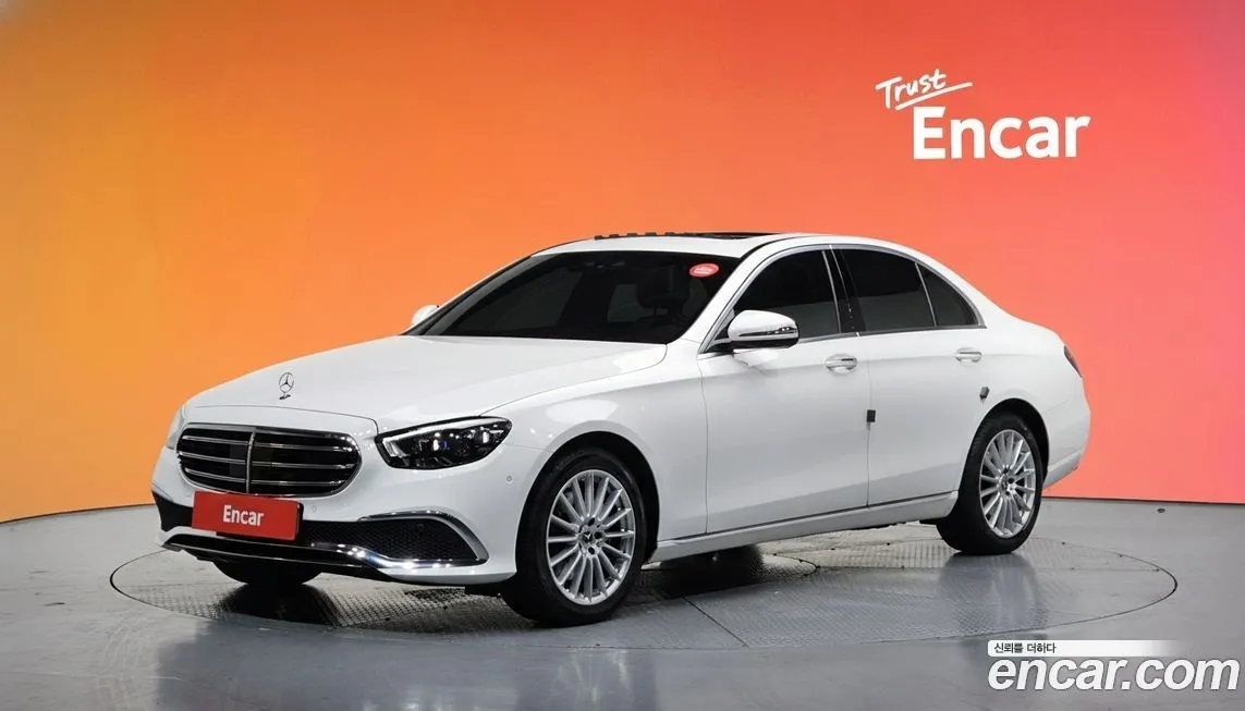 Mercedes-Benz E-Class — фото 1