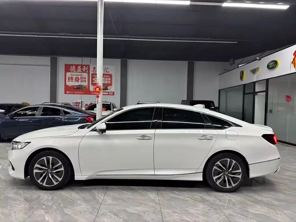 Honda Accord — фото 6