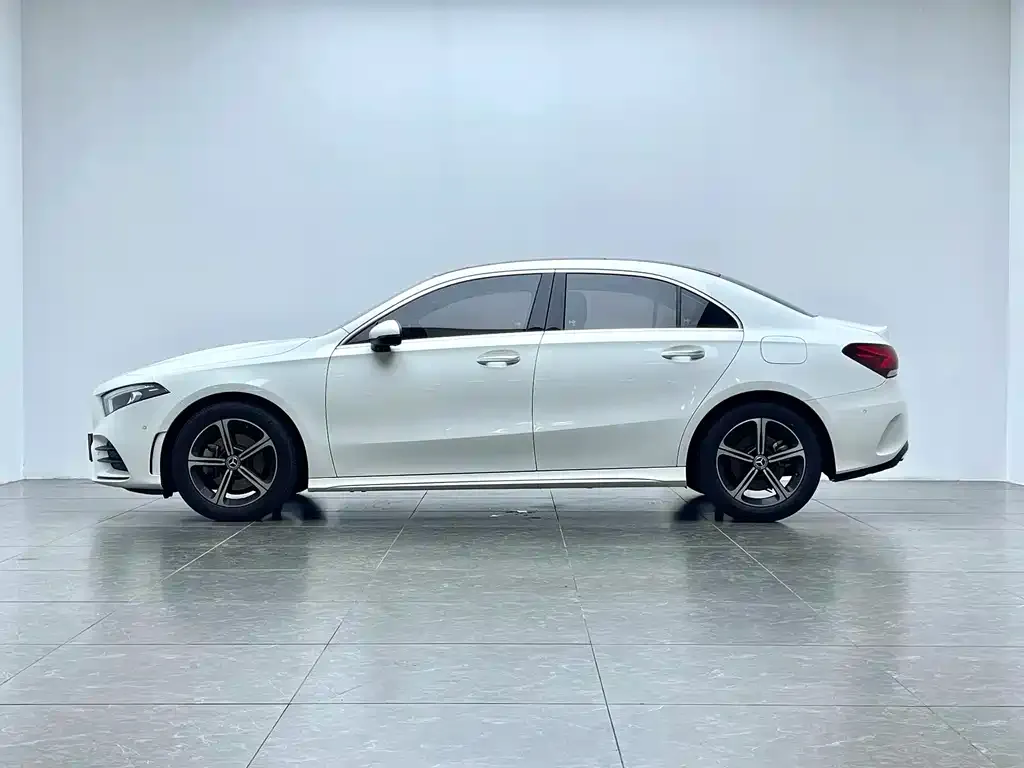 Mercedes-Benz A-Class 2023 из CN, фото 4