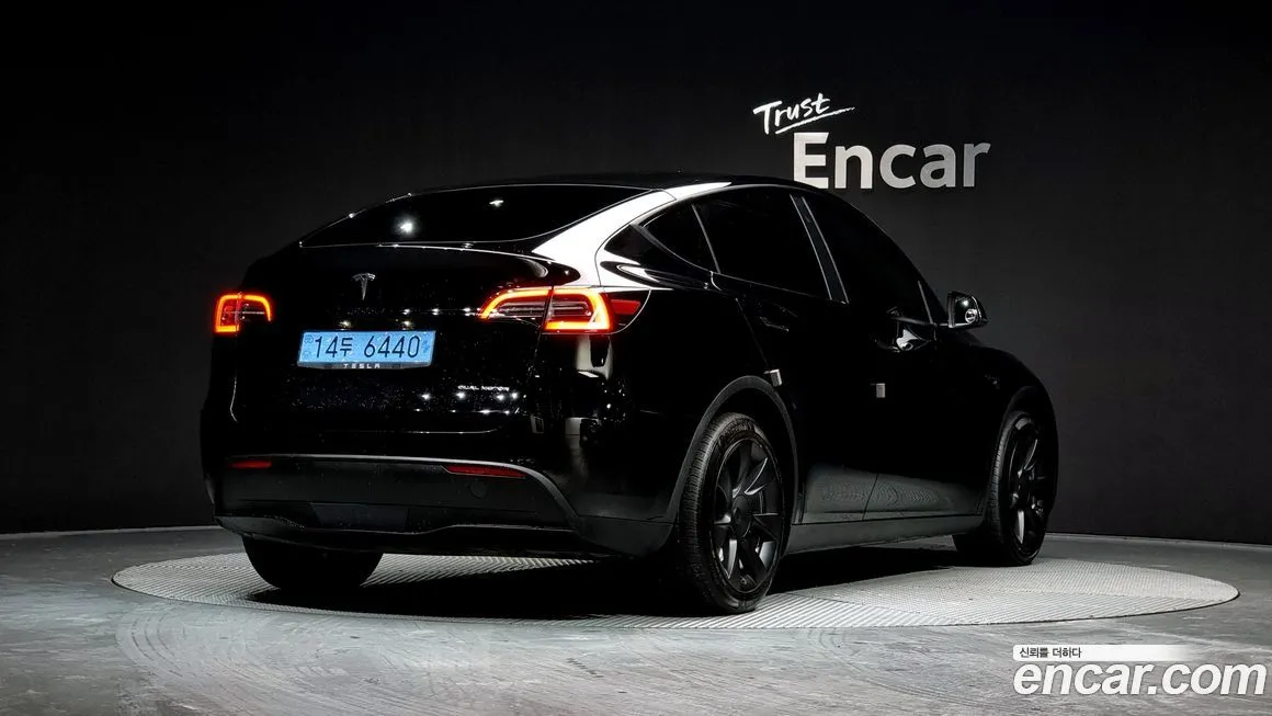 Tesla Model Y — фото 2