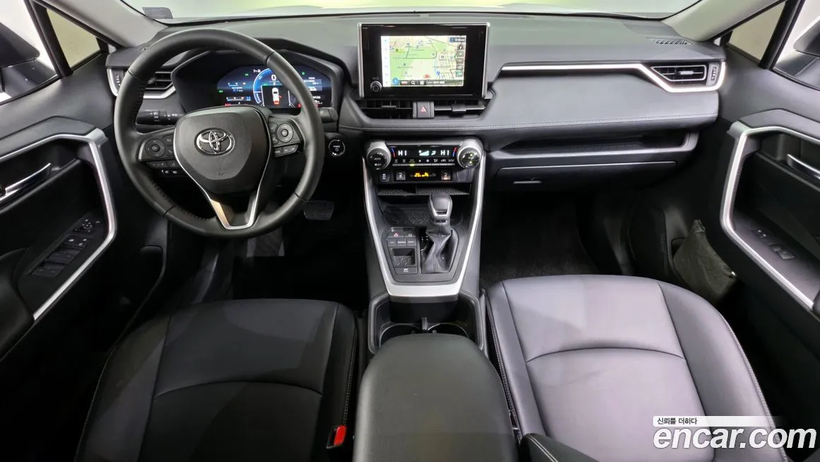 Toyota RAV4 — фото 7