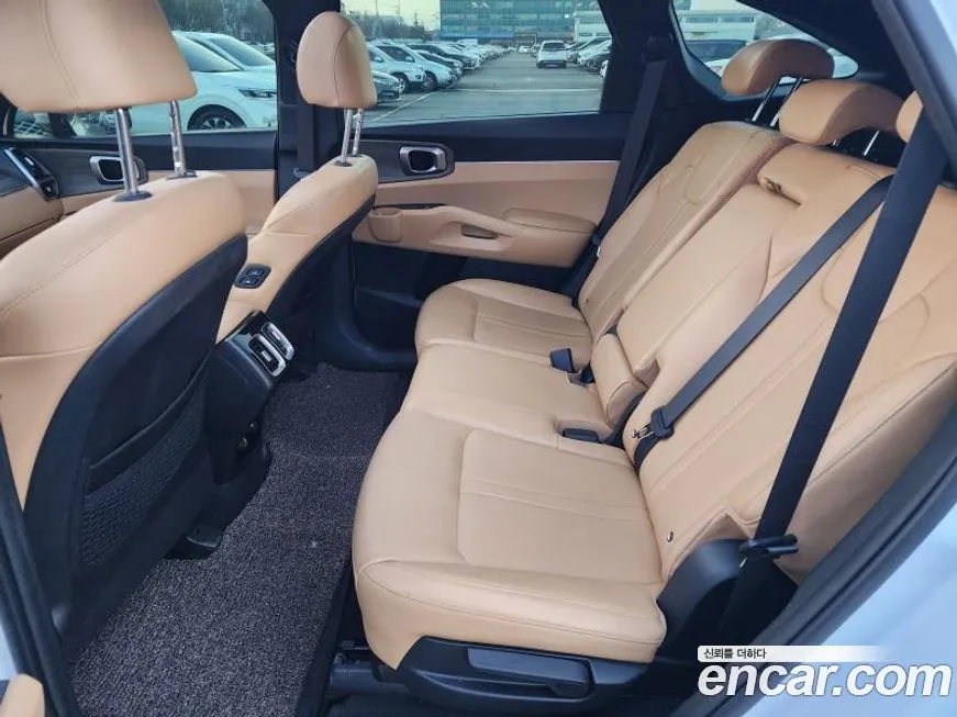 Kia Sorento — фото 10