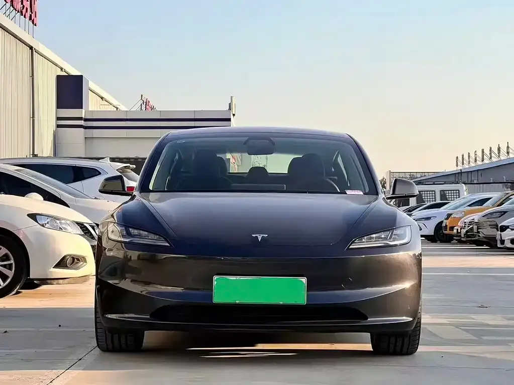 Tesla Model 3 2023 из CN, фото 2