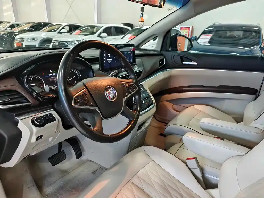 Buick GL8 2021 из CN, фото 9