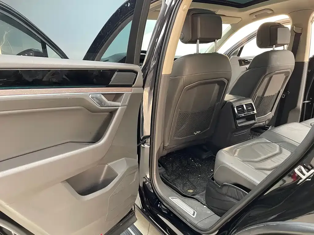 Volkswagen Touareg 2021 из CN, фото 10