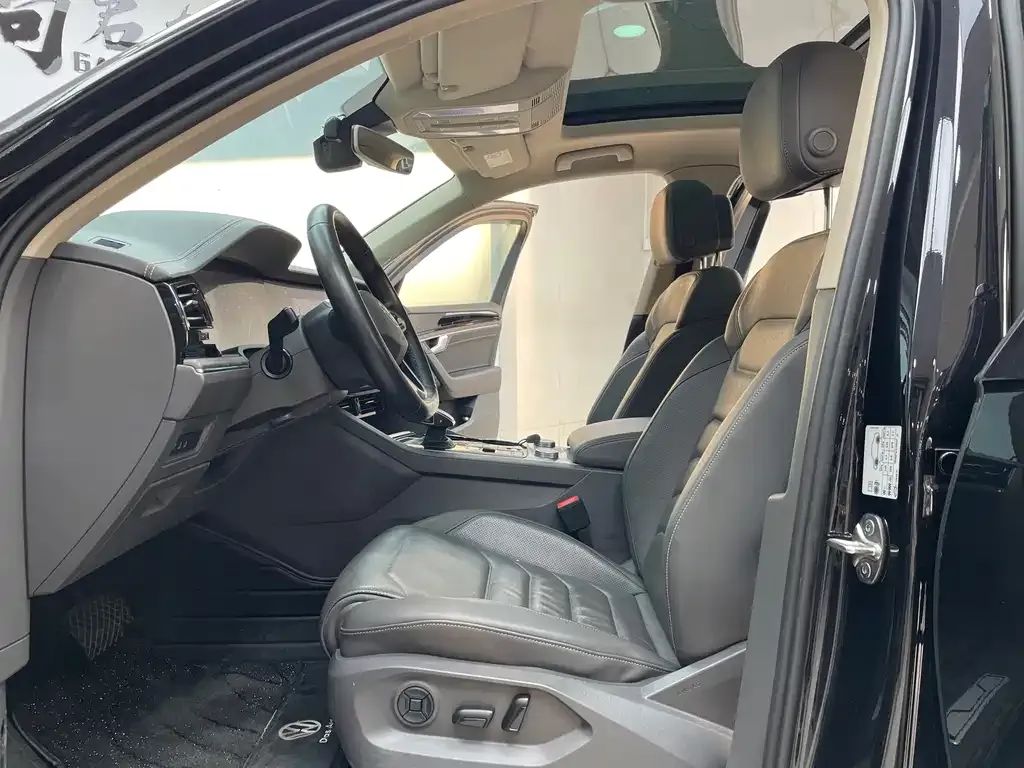 Volkswagen Touareg 2021 из CN, фото 6