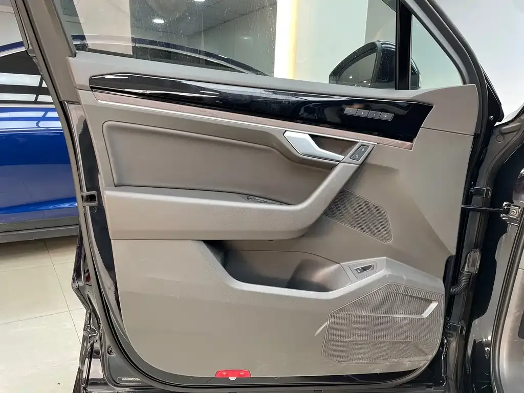 Volkswagen Touareg 2021 из CN, фото 7