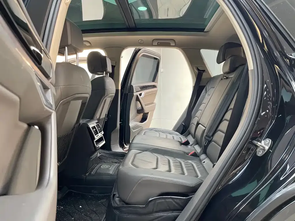 Volkswagen Touareg 2021 из CN, фото 8
