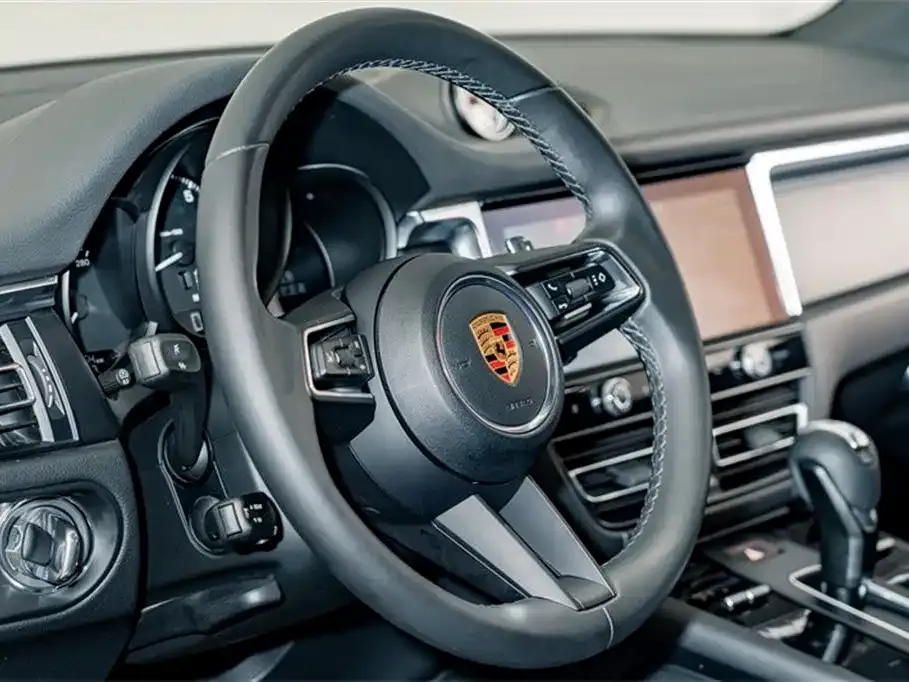 Porsche Macan — фото 10