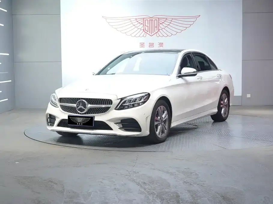 Mercedes-Benz C-Class — фото 1