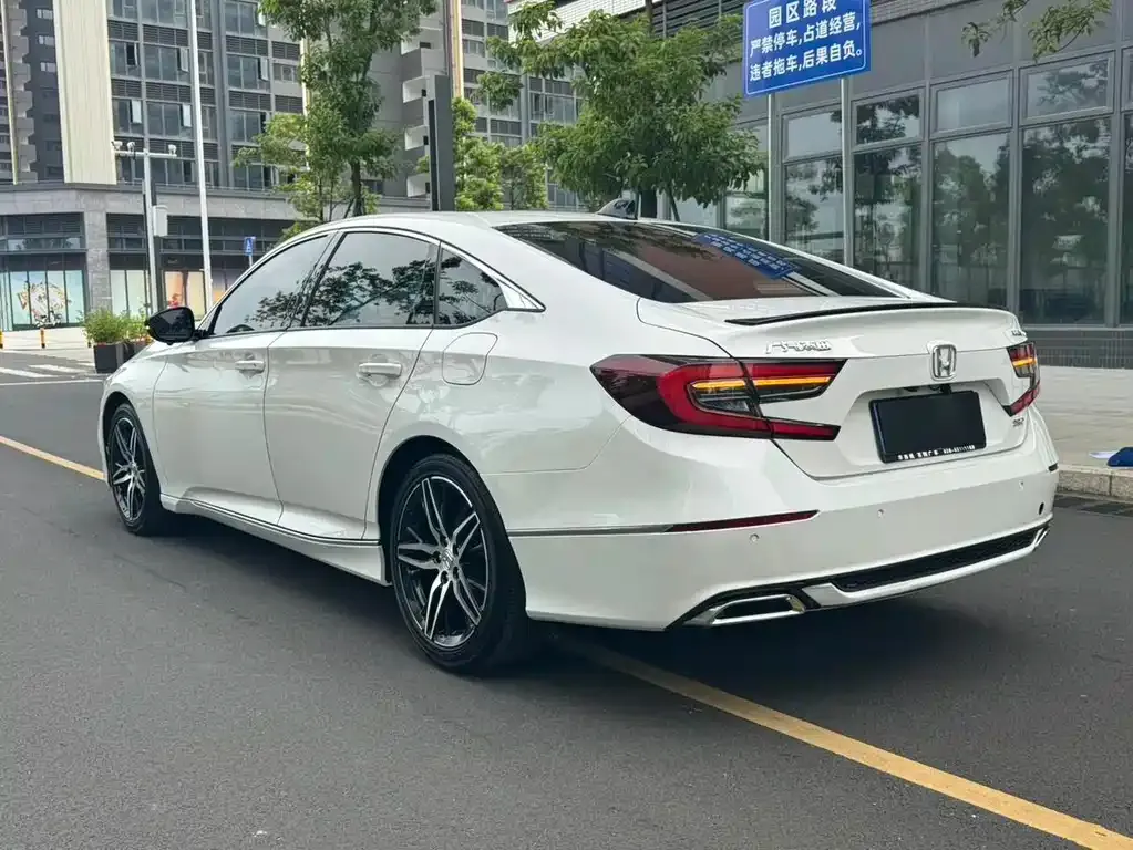 Honda Accord — фото 4