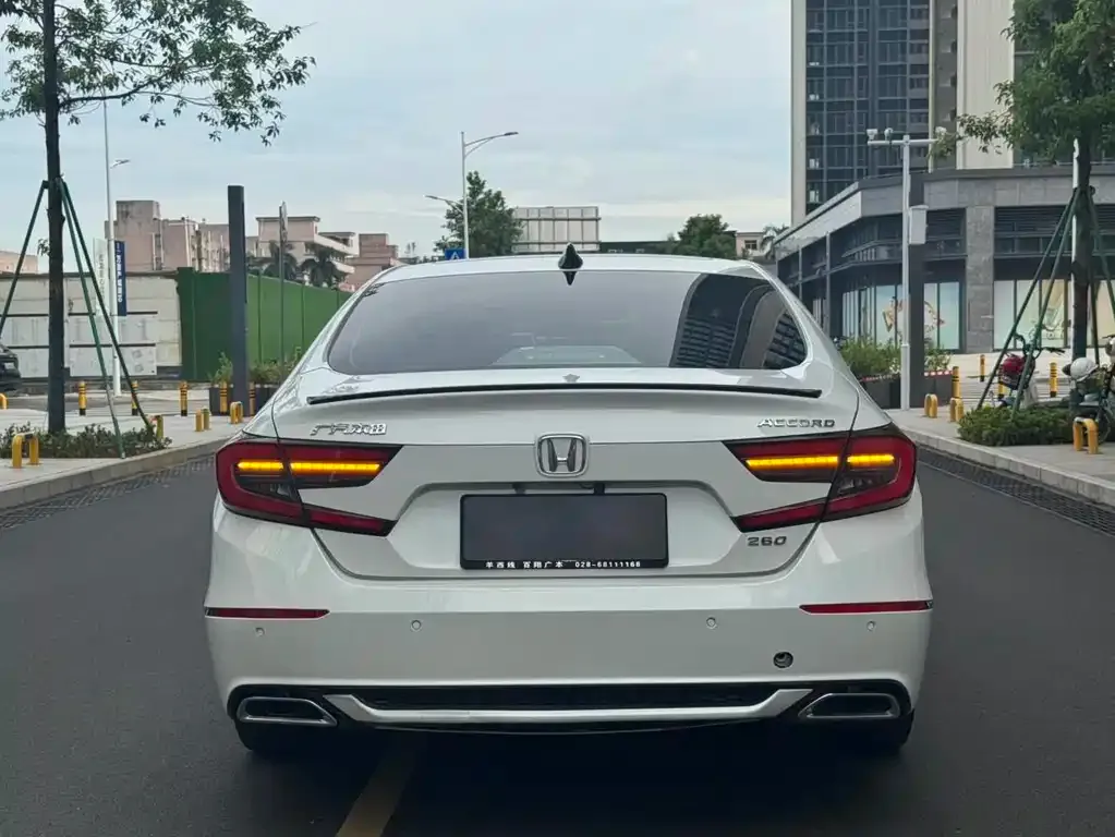 Honda Accord — фото 5